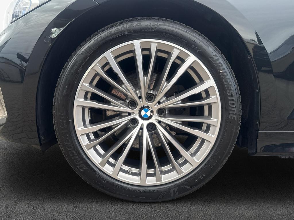 BMW 320 2023 г. Чёрный, пробег 52301 км