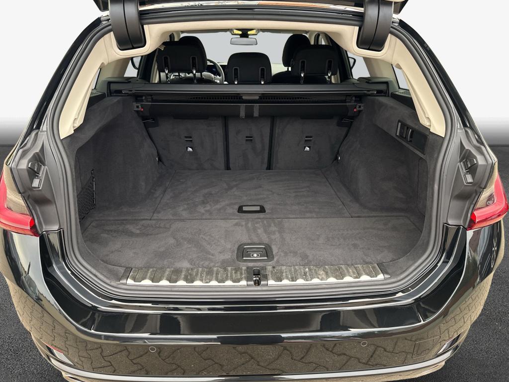 BMW 320 2023 г. Чёрный, пробег 52301 км