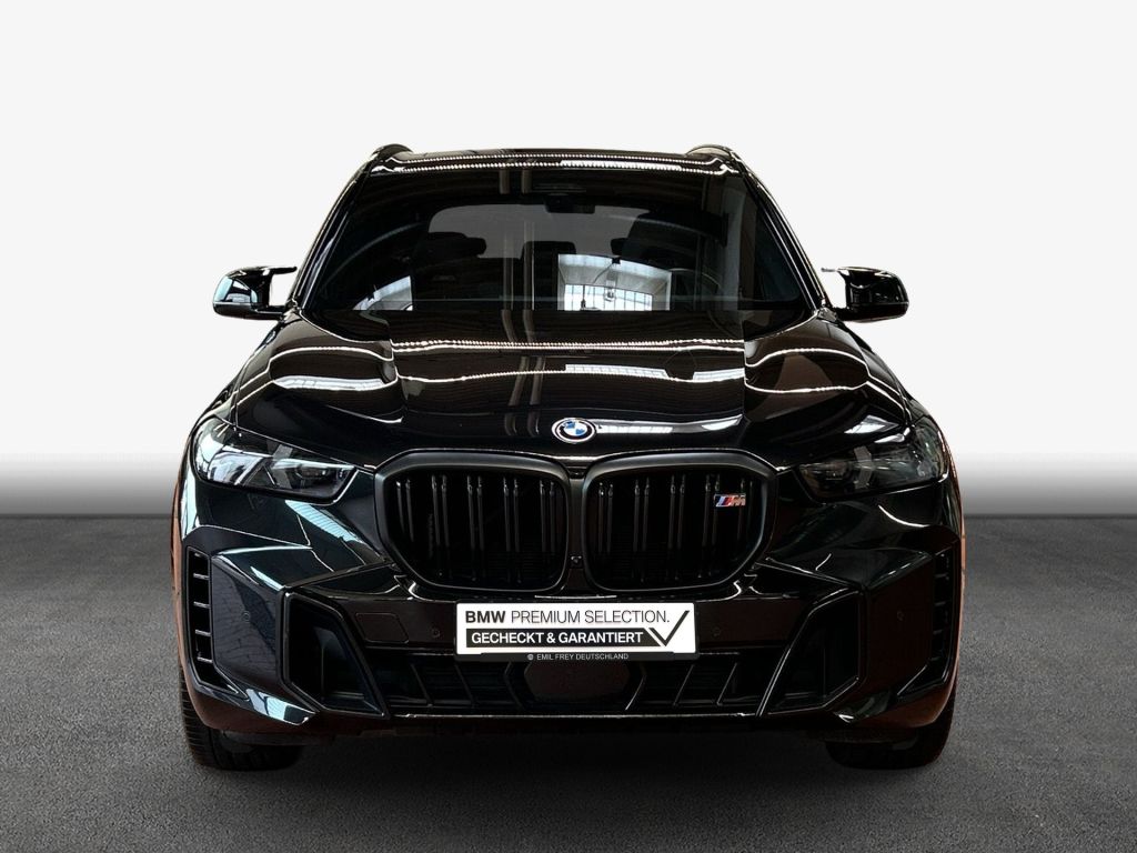 BMW X5 M60 2024 г. Чёрный, пробег 45106 км