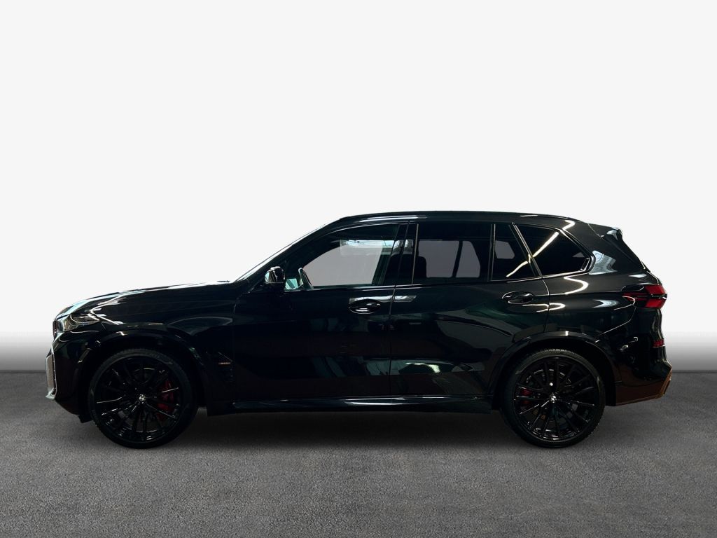 BMW X5 M60 2024 г. Чёрный, пробег 45106 км