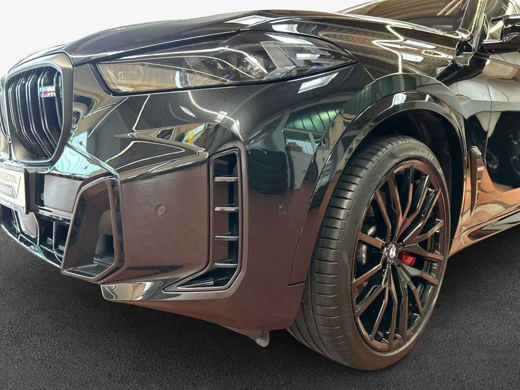 BMW X5 M60 2024 г. Чёрный, пробег 45106 км