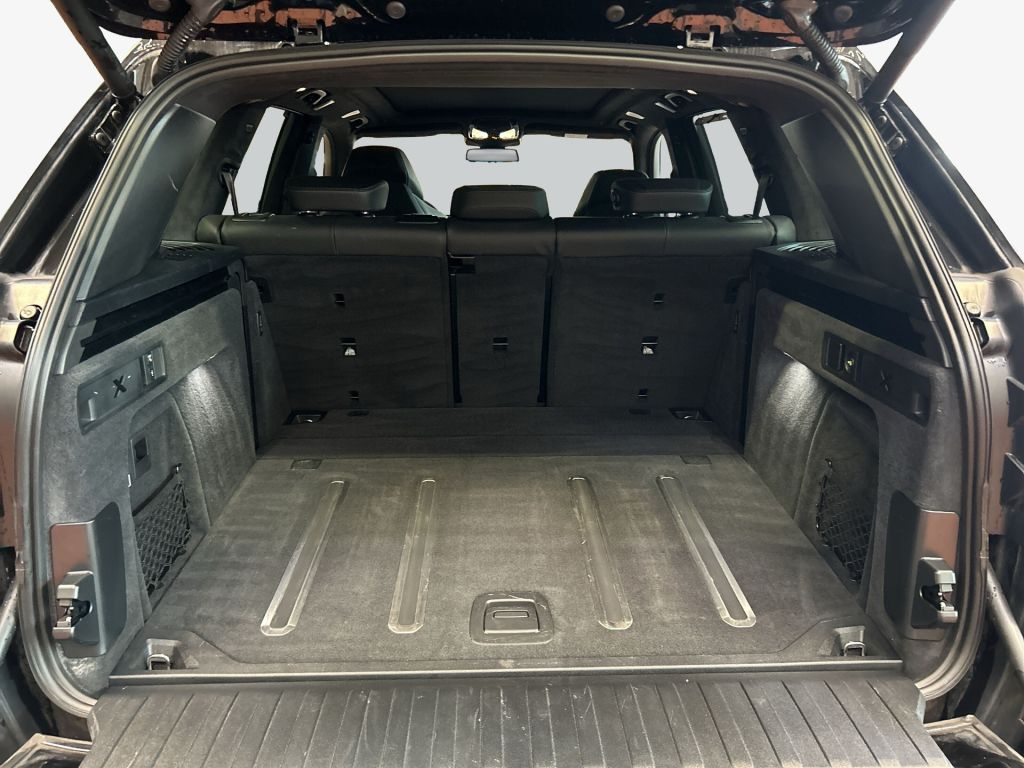 BMW X5 M60 2024 г. Чёрный, пробег 45106 км