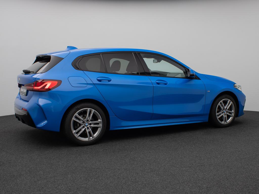 BMW 118 2023 г. Синий, пробег 28749 км