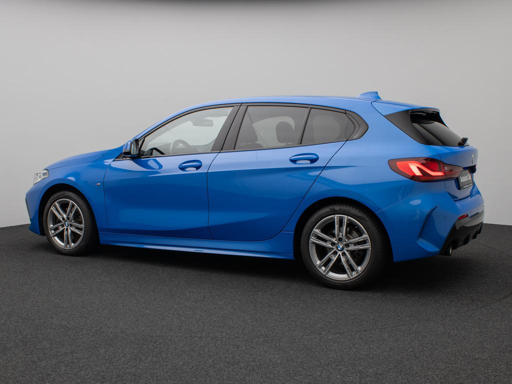 BMW 118 2023 г. Синий, пробег 28749 км