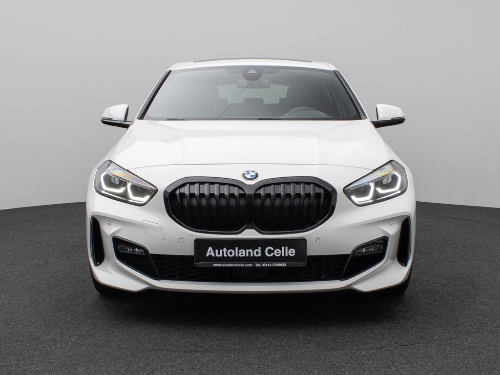 BMW 120 2022 г. Белый, пробег 31789 км