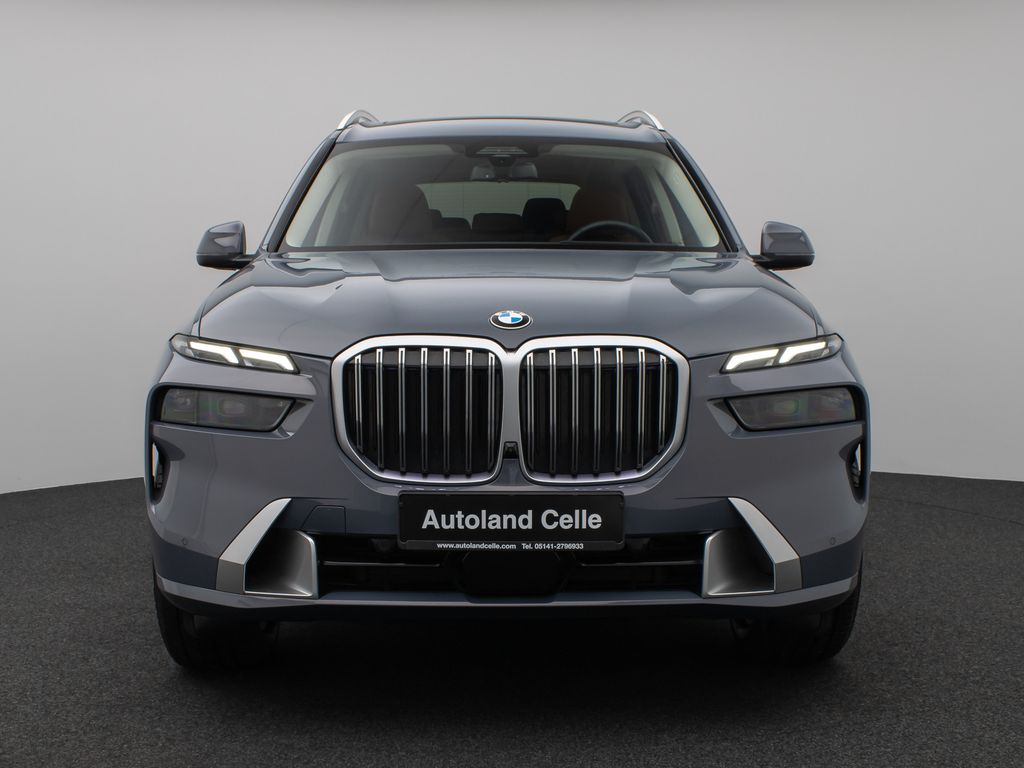 BMW X7 2022 г. Серый, пробег 53456 км