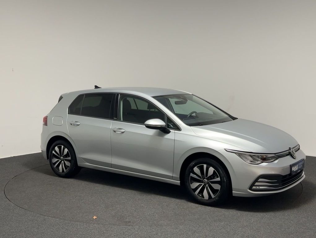 Volkswagen Golf 2023 г. Серебристый, пробег 29363 км