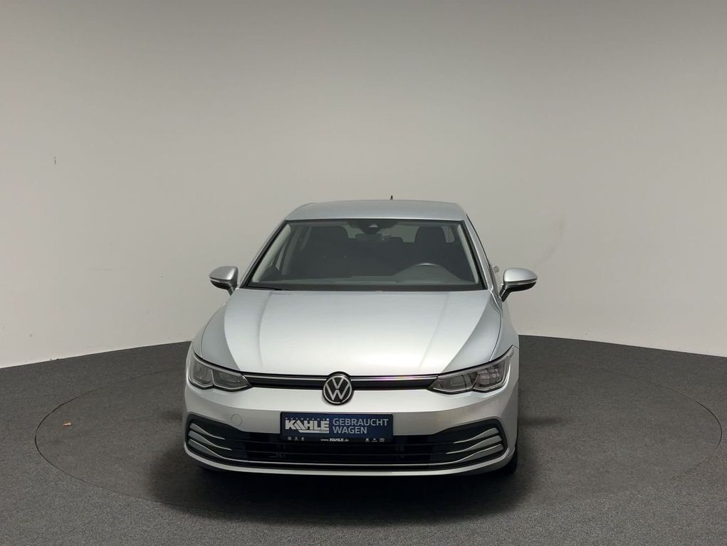 Volkswagen Golf 2023 г. Серебристый, пробег 29363 км