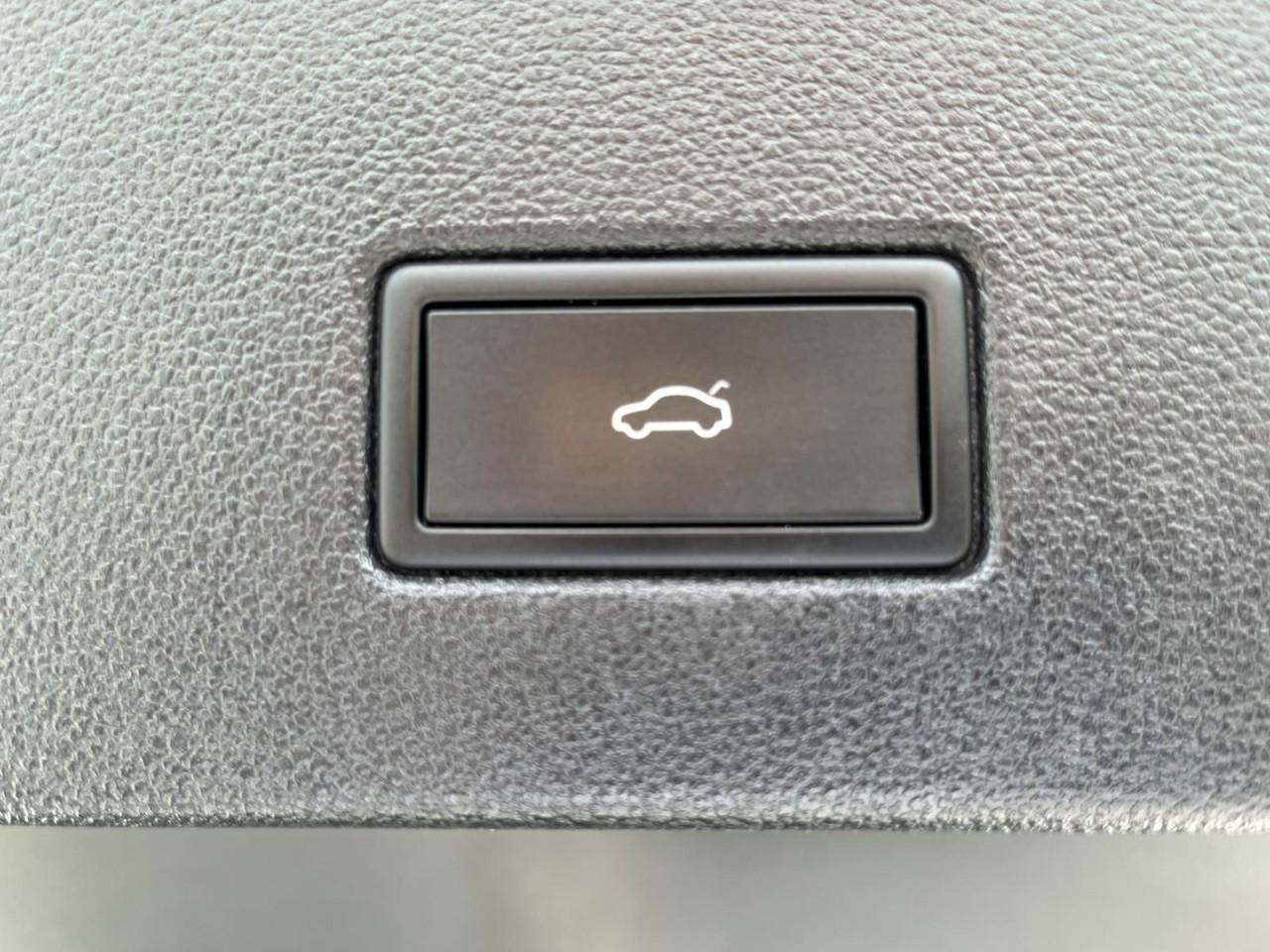 Volkswagen T-Roc 2022 г. Белый, пробег 54900 км