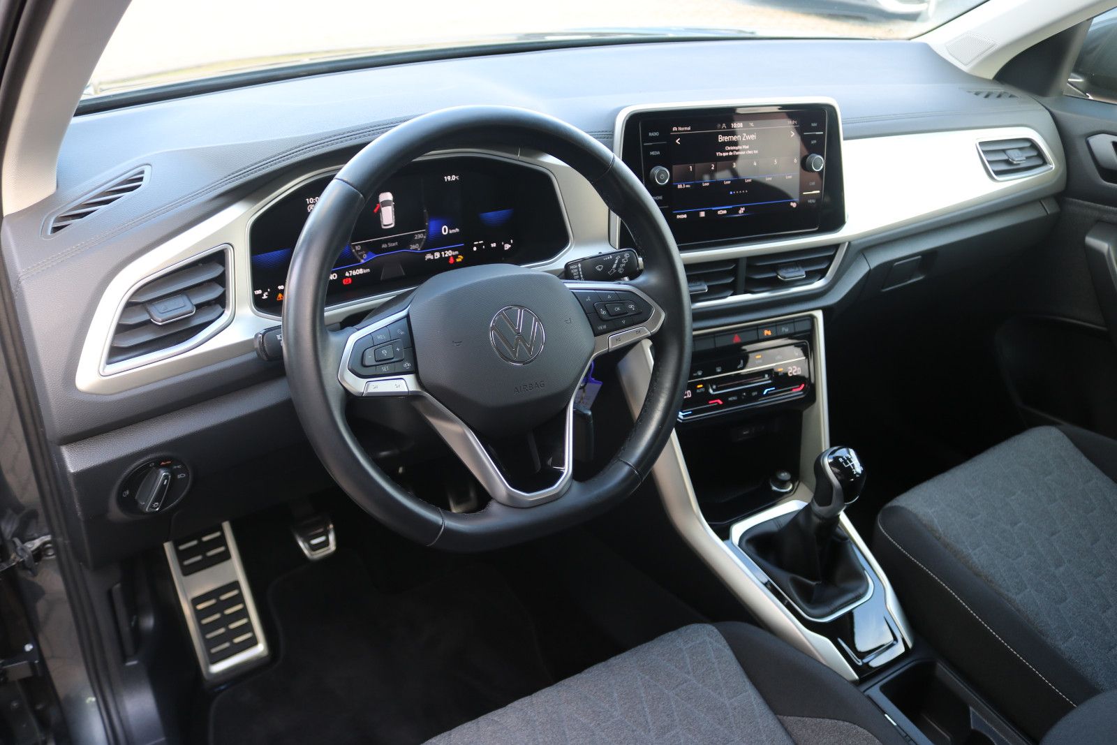 Volkswagen T-Roc 2023 г. Серый, пробег 47610 км