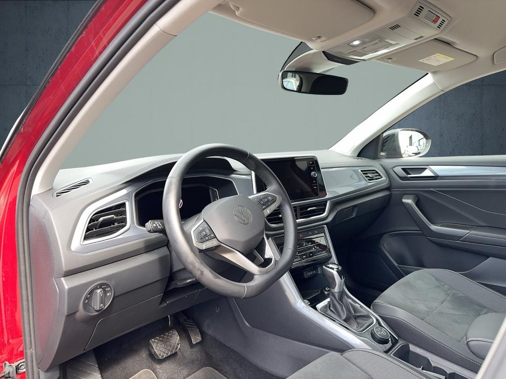 Volkswagen T-Roc 2024 г. Красный, пробег 53996 км