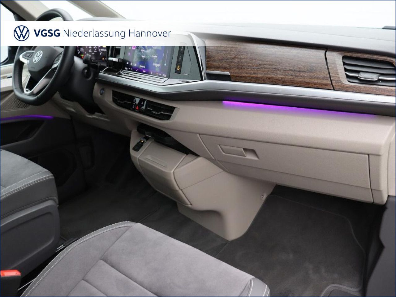 Volkswagen T7 MULTIVAN 2025 г. Чёрный, пробег 21554 км