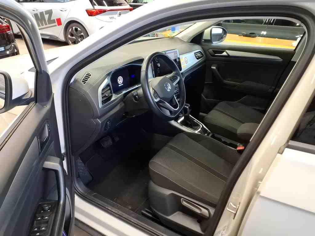 Volkswagen T-Roc 2024 г. Серый, пробег 32595 км