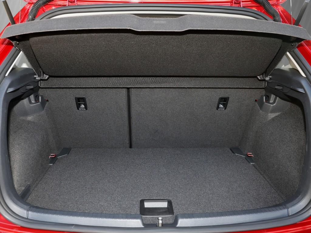 Volkswagen Polo 2022 г. Красный, пробег 34730 км