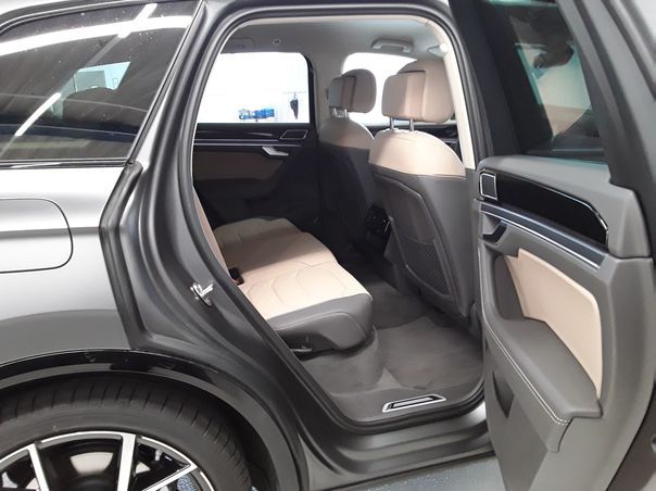 Volkswagen Touareg 2026 г. Серый, пробег 13300 км