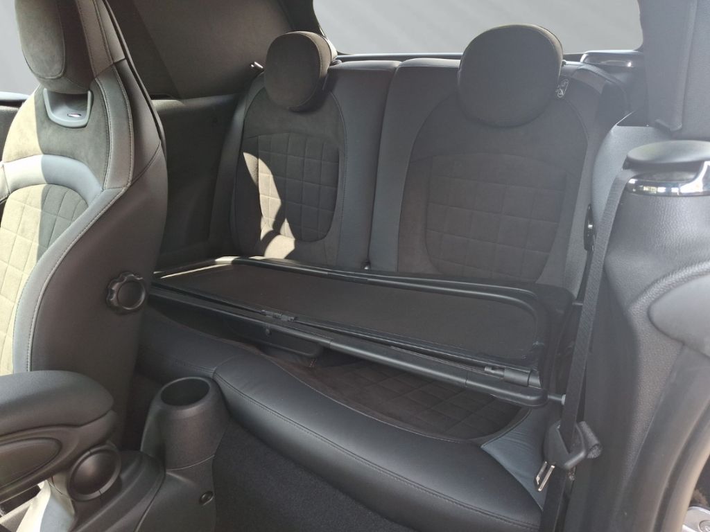 Mini JOHN COOPER WORKS CABRIO 2023 г. Чёрный, пробег 36676 км