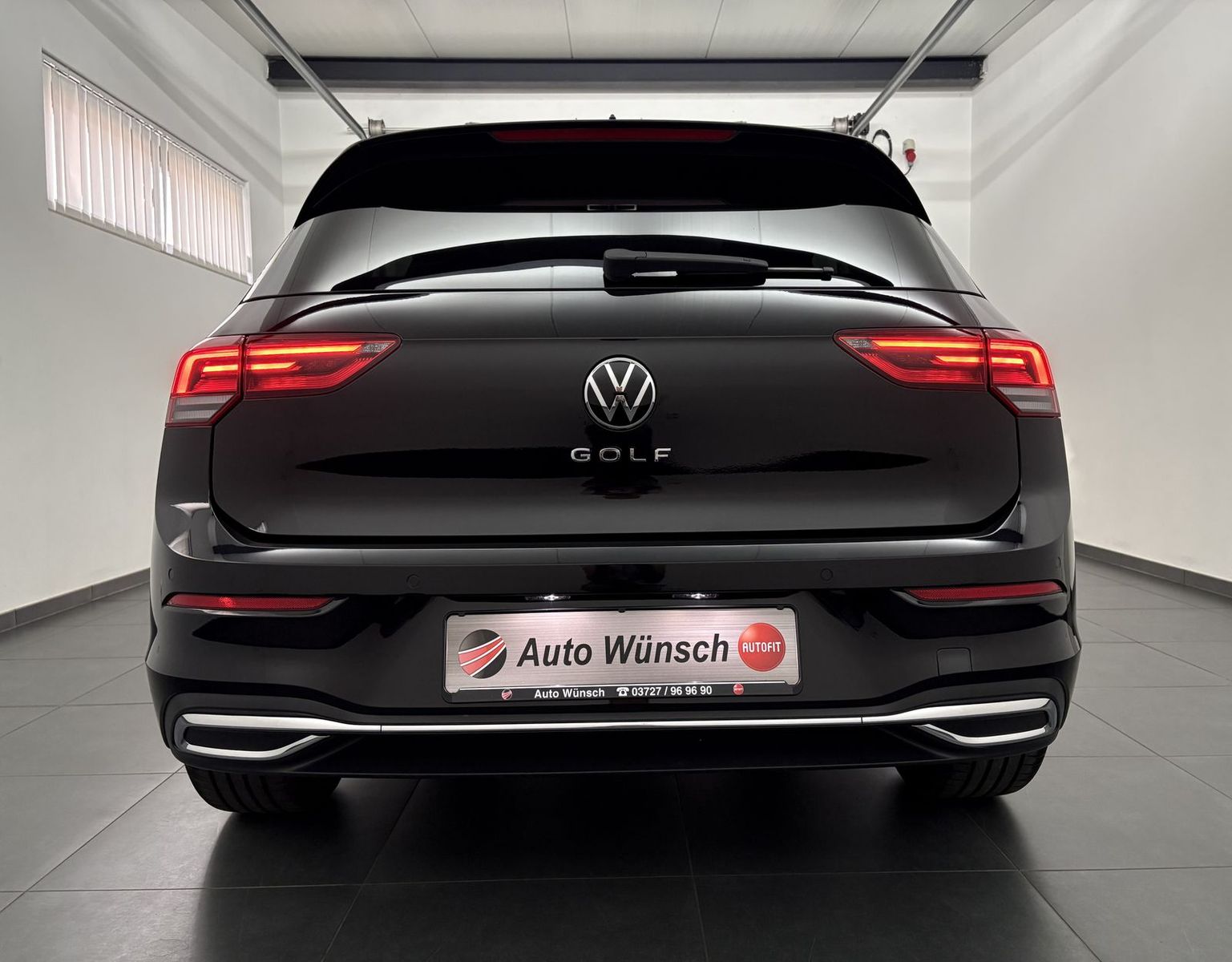 Volkswagen Golf 2024 г. Чёрный, пробег 45790 км