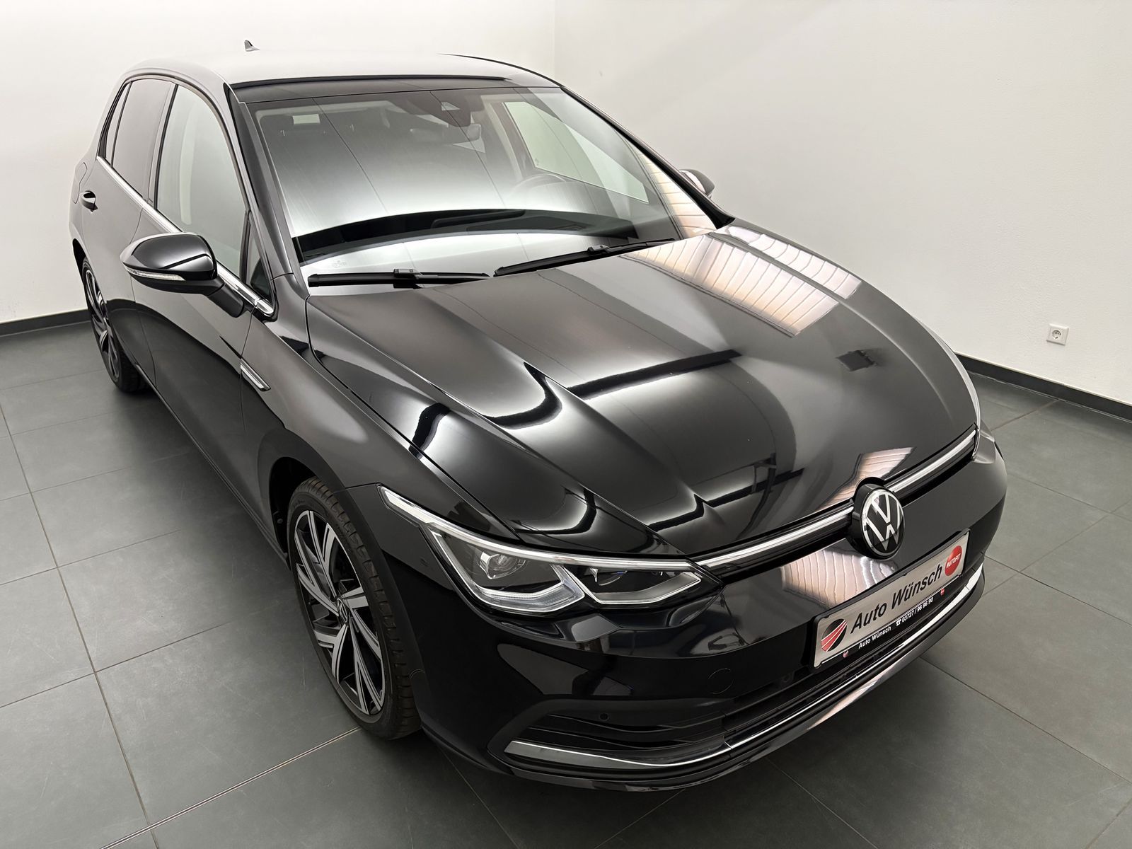Volkswagen Golf 2024 г. Чёрный, пробег 45790 км