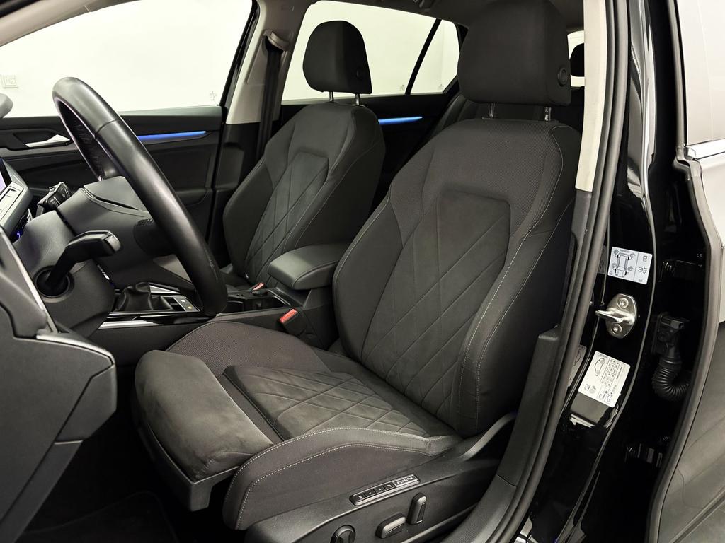 Volkswagen Golf 2024 г. Чёрный, пробег 45790 км