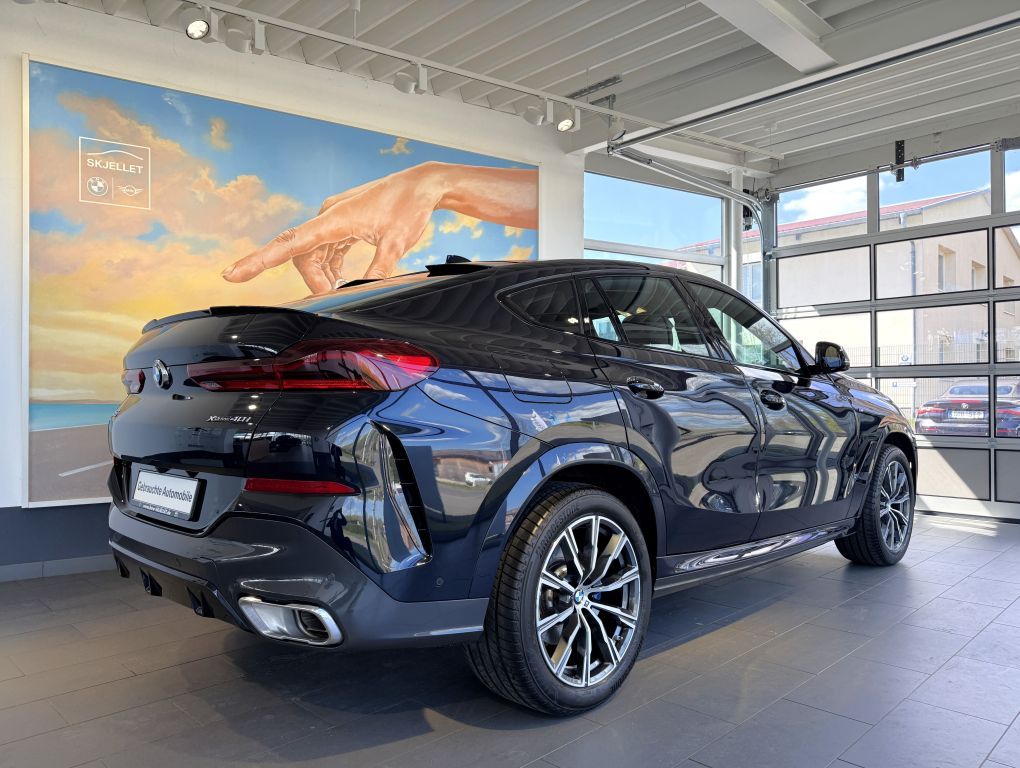 BMW X6 2023 г. Чёрный, пробег 45000 км