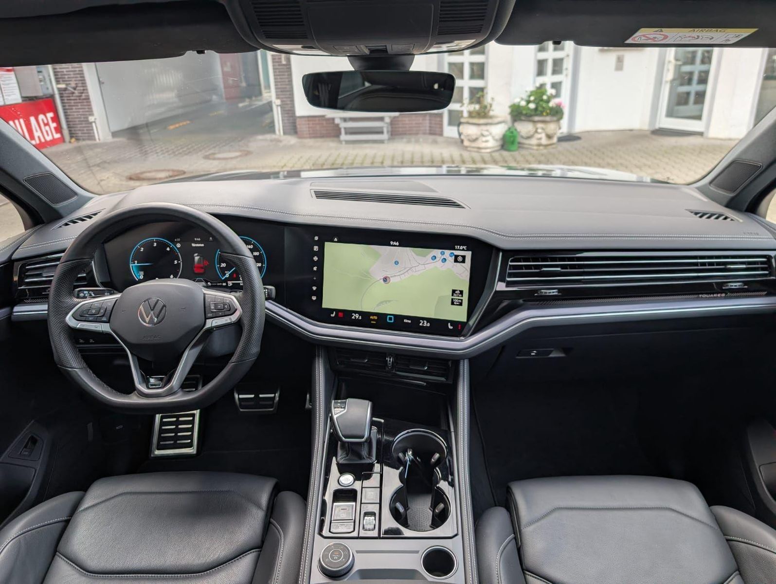 Volkswagen Touareg 2025 г. Серый, пробег 37850 км