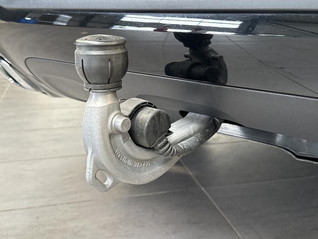 Mercedes-Benz GLB 200 2022 г. Белый, пробег 52750 км