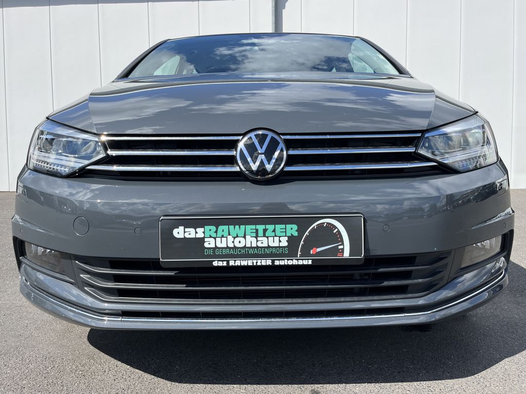 Volkswagen Touran 2022 г. Серый, пробег 29262 км