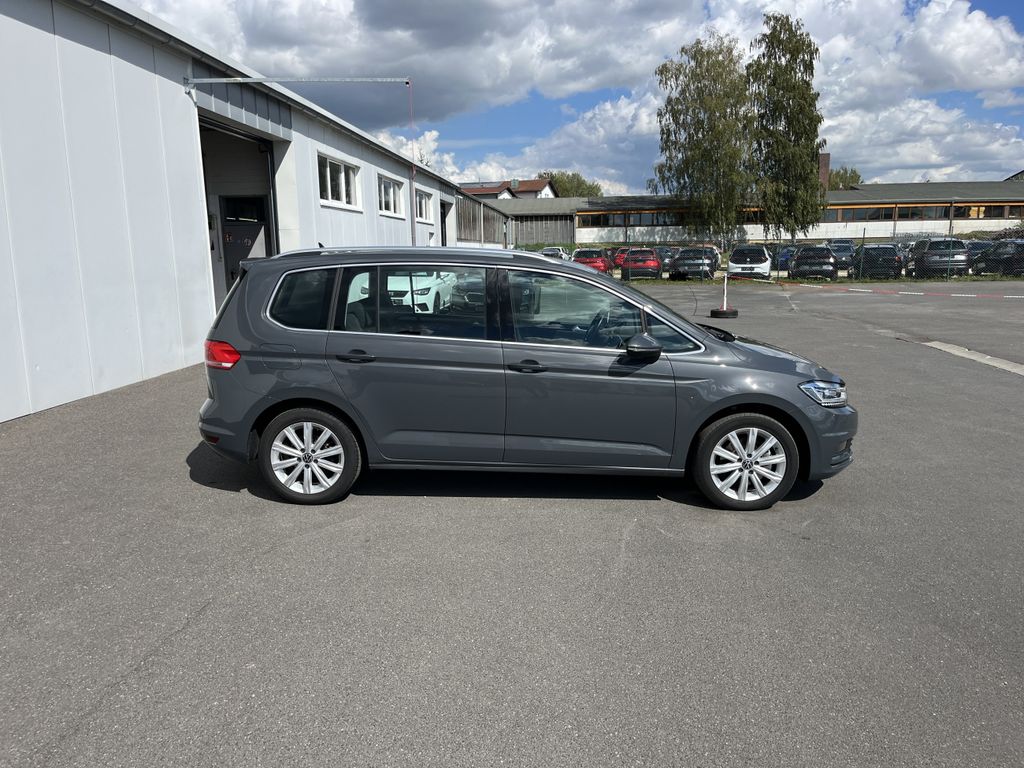 Volkswagen Touran 2022 г. Серый, пробег 29262 км
