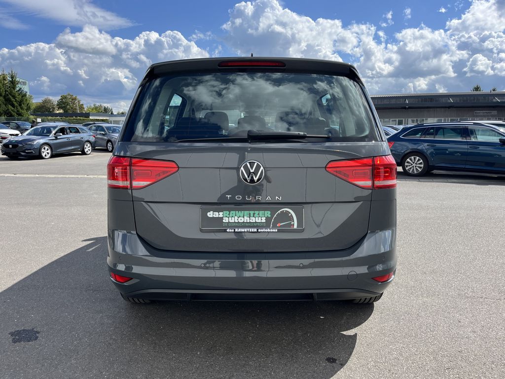 Volkswagen Touran 2022 г. Серый, пробег 29262 км