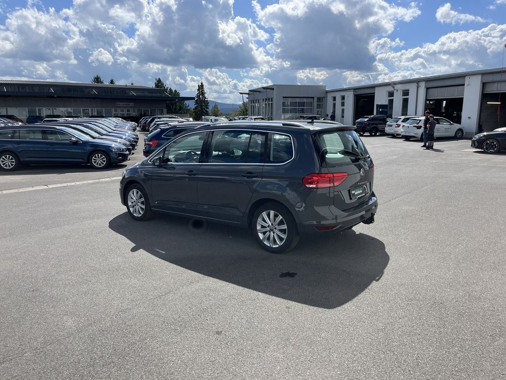 Volkswagen Touran 2022 г. Серый, пробег 29262 км