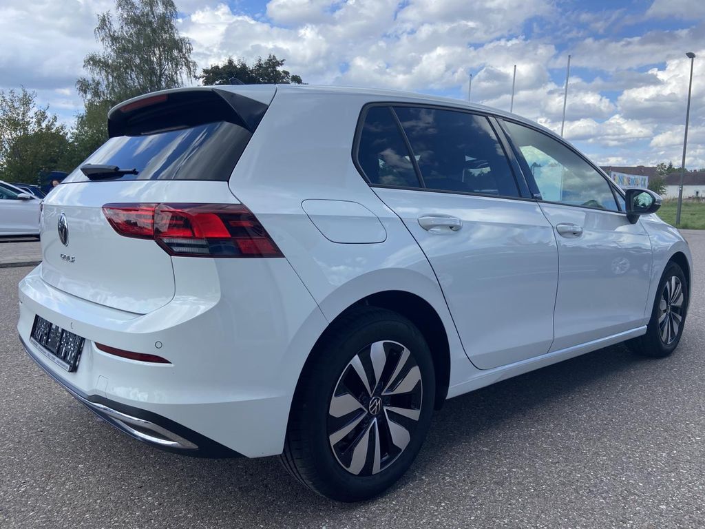 Volkswagen Golf 2024 г. Белый, пробег 20301 км
