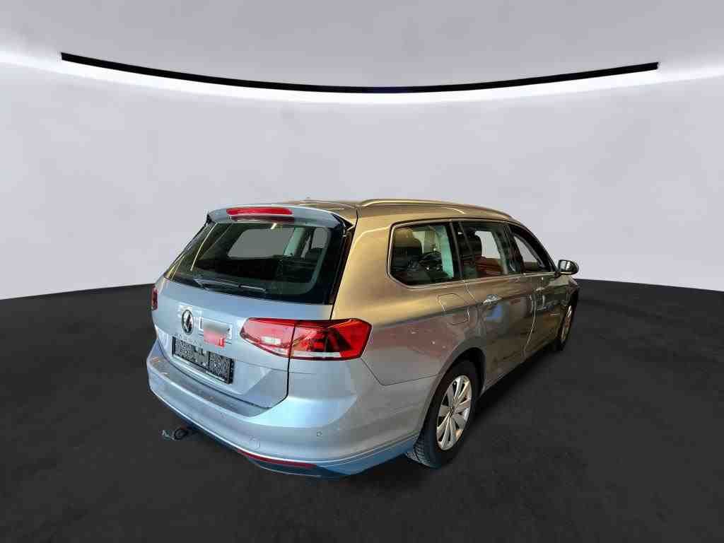 Volkswagen PASSAT VARIANT 2023 г. Серебристый, пробег 42640 км