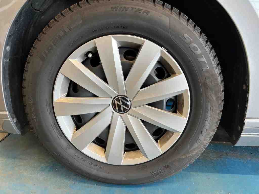 Volkswagen PASSAT VARIANT 2023 г. Серебристый, пробег 42640 км