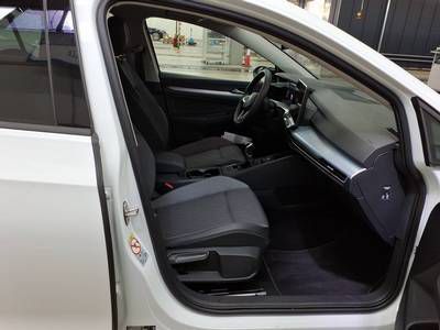 Volkswagen Golf 2025 г. Белый, пробег 26140 км