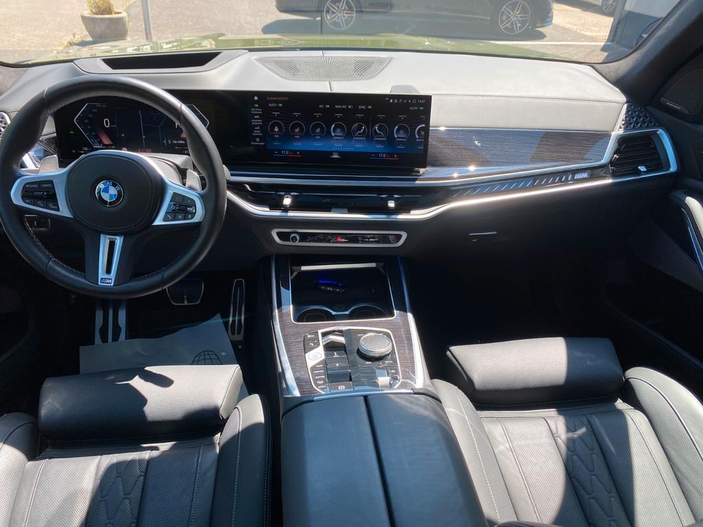BMW X7 M60 2022 г. Зелёный, пробег 25850 км
