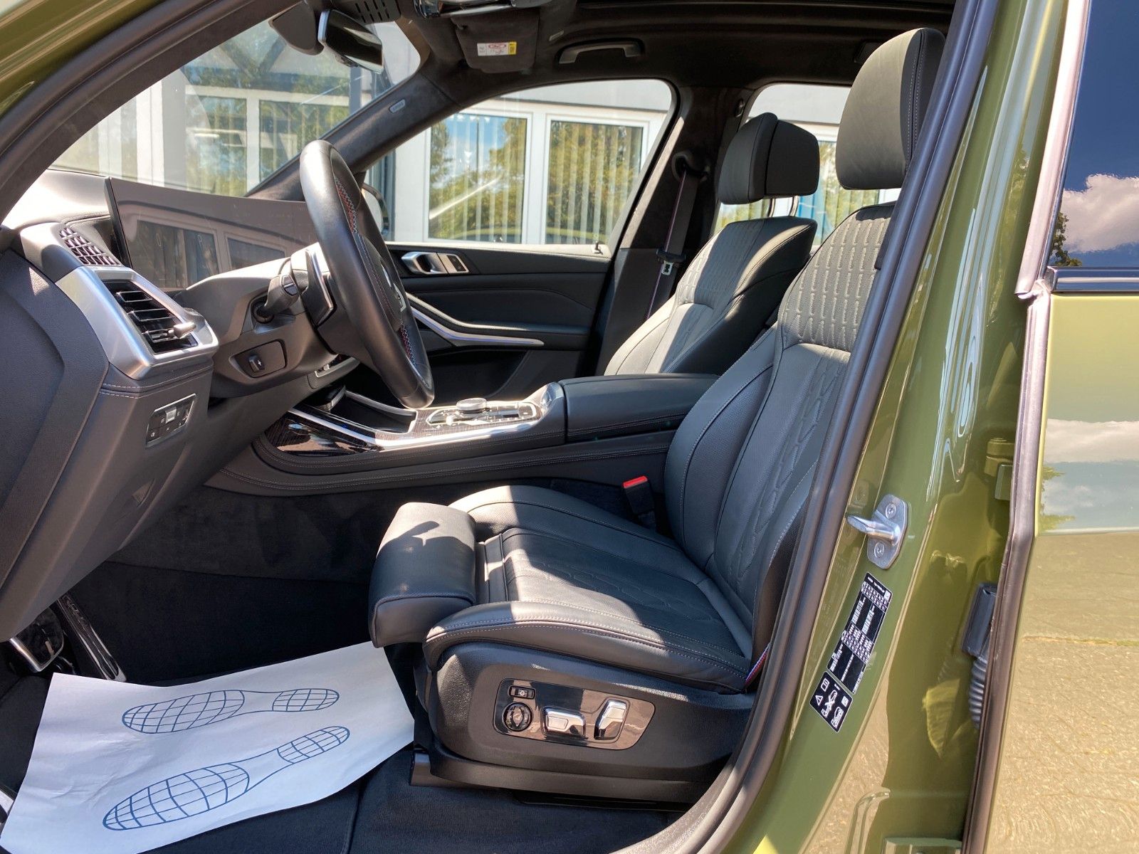 BMW X7 M60 2022 г. Зелёный, пробег 25850 км