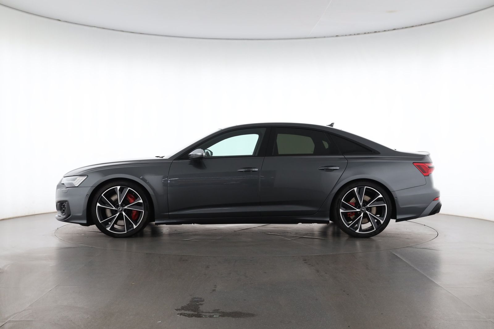Audi S6 2023 г. Серый, пробег 59460 км