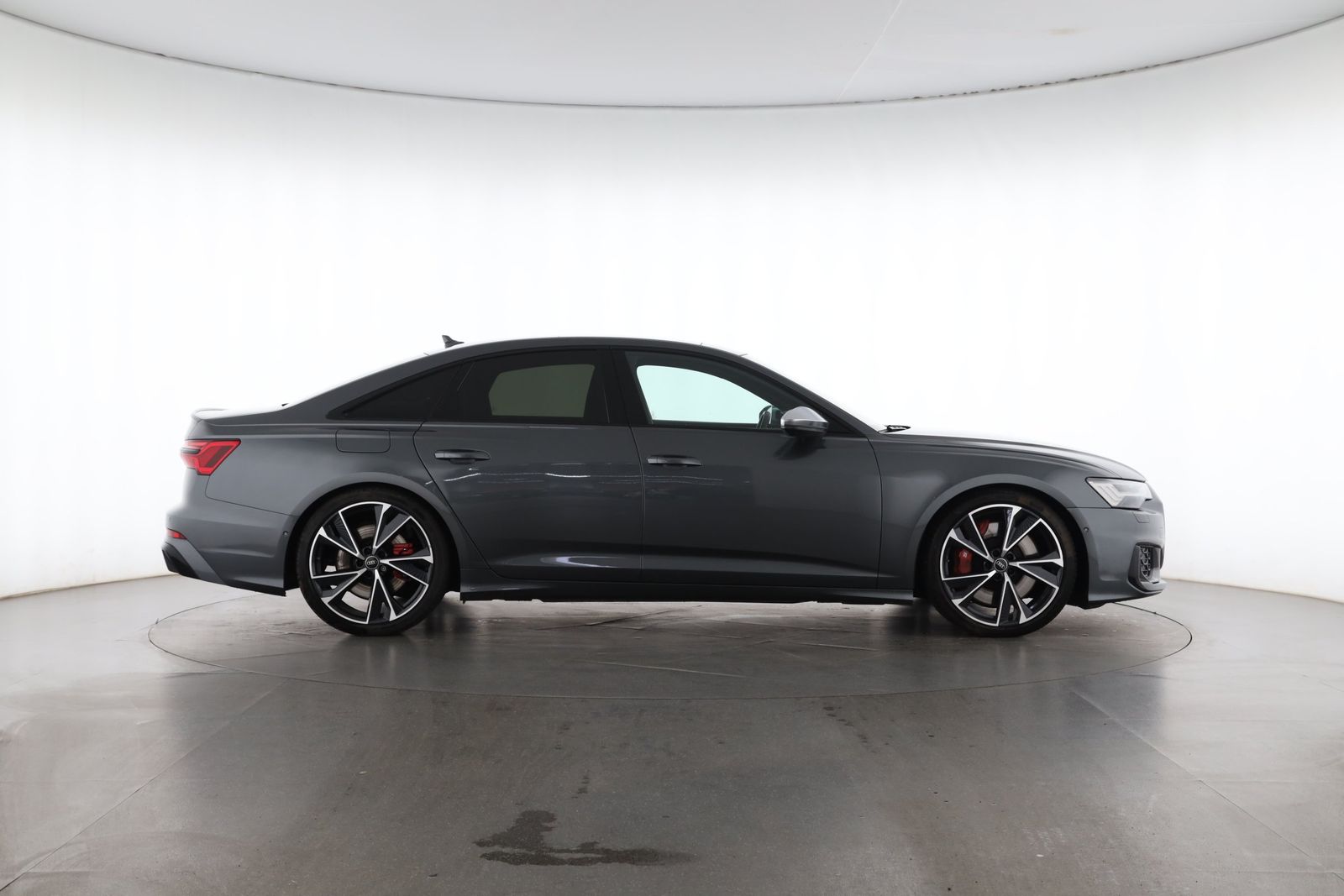 Audi S6 2023 г. Серый, пробег 59460 км