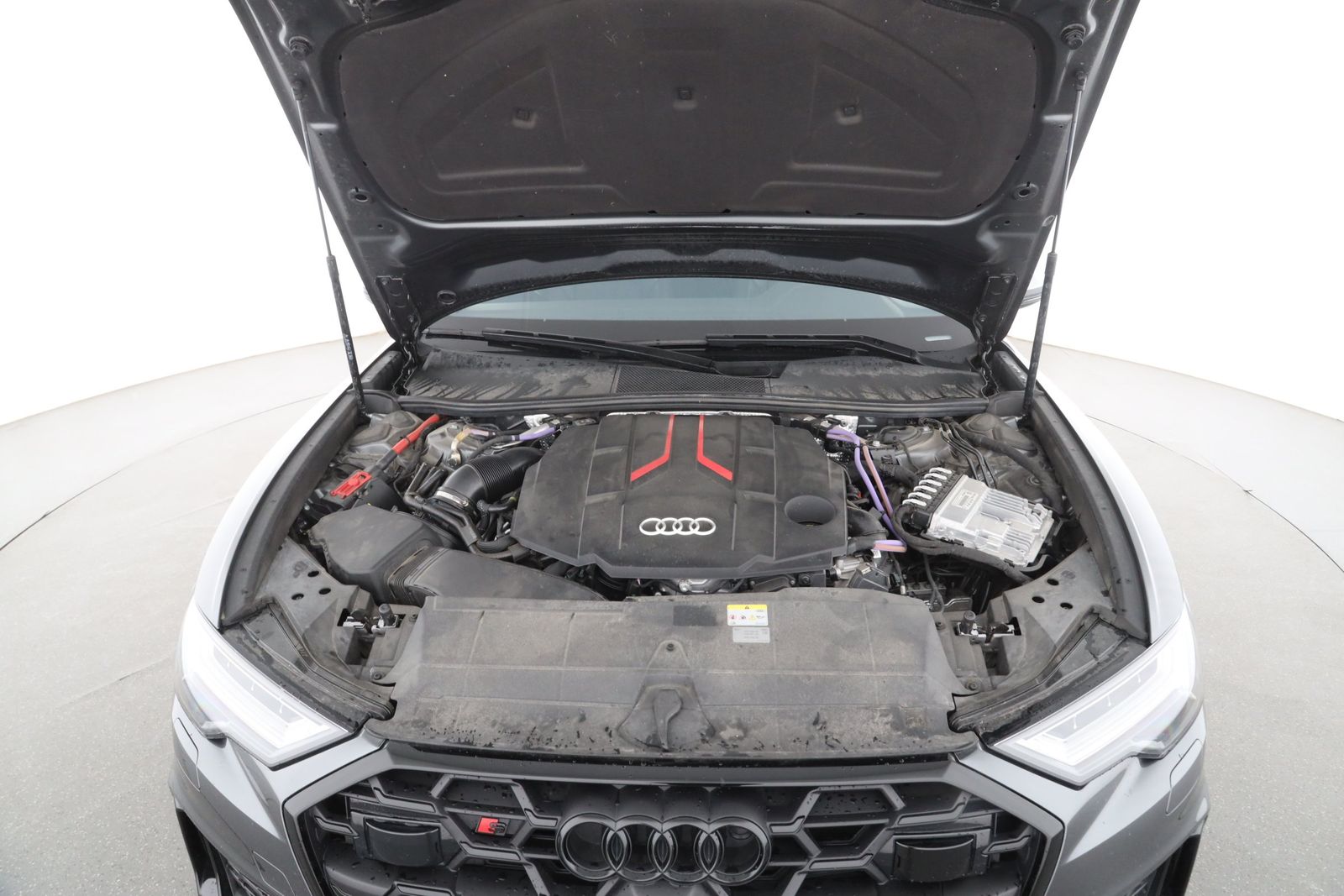 Audi S6 2023 г. Серый, пробег 59460 км
