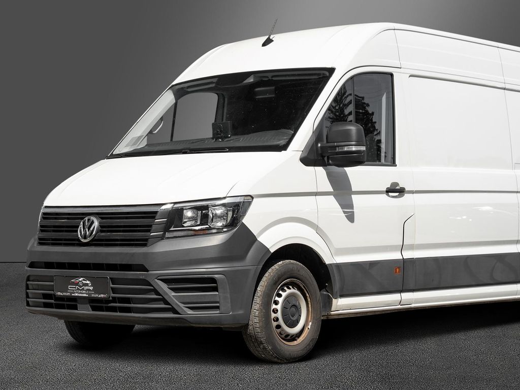 Volkswagen CRAFTER 2022 г. Белый, пробег 55778 км