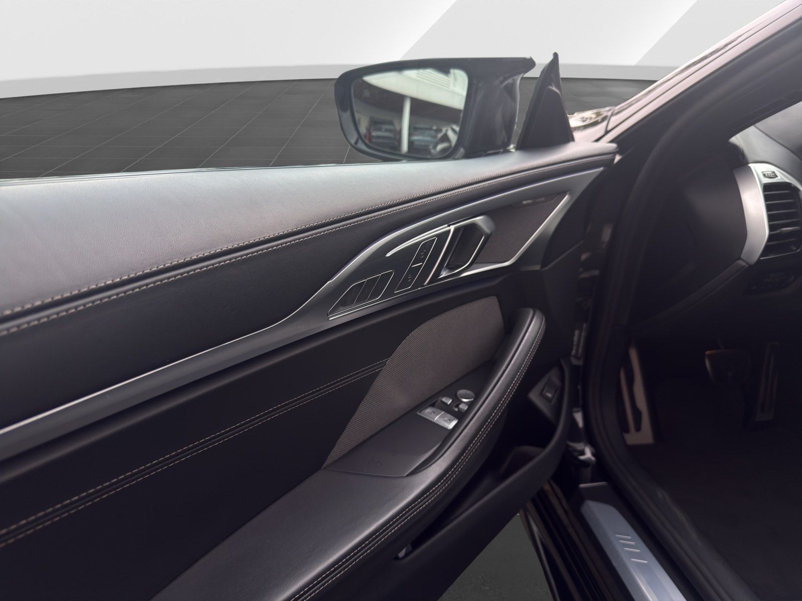 BMW M850 2023 г. Чёрный, пробег 36246 км