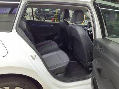 Volkswagen Golf 2025 г. Белый, пробег 25448 км