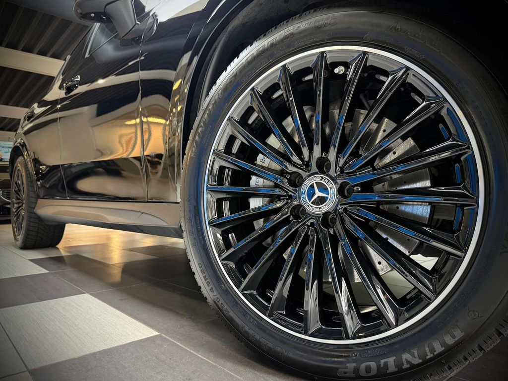Mercedes-Benz GLC 220 2026 г. Чёрный, пробег 19000 км