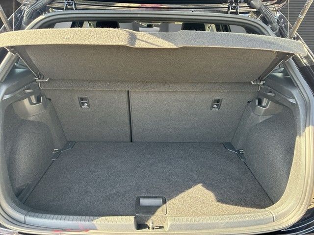 Volkswagen Polo 2023 г. Чёрный, пробег 40630 км