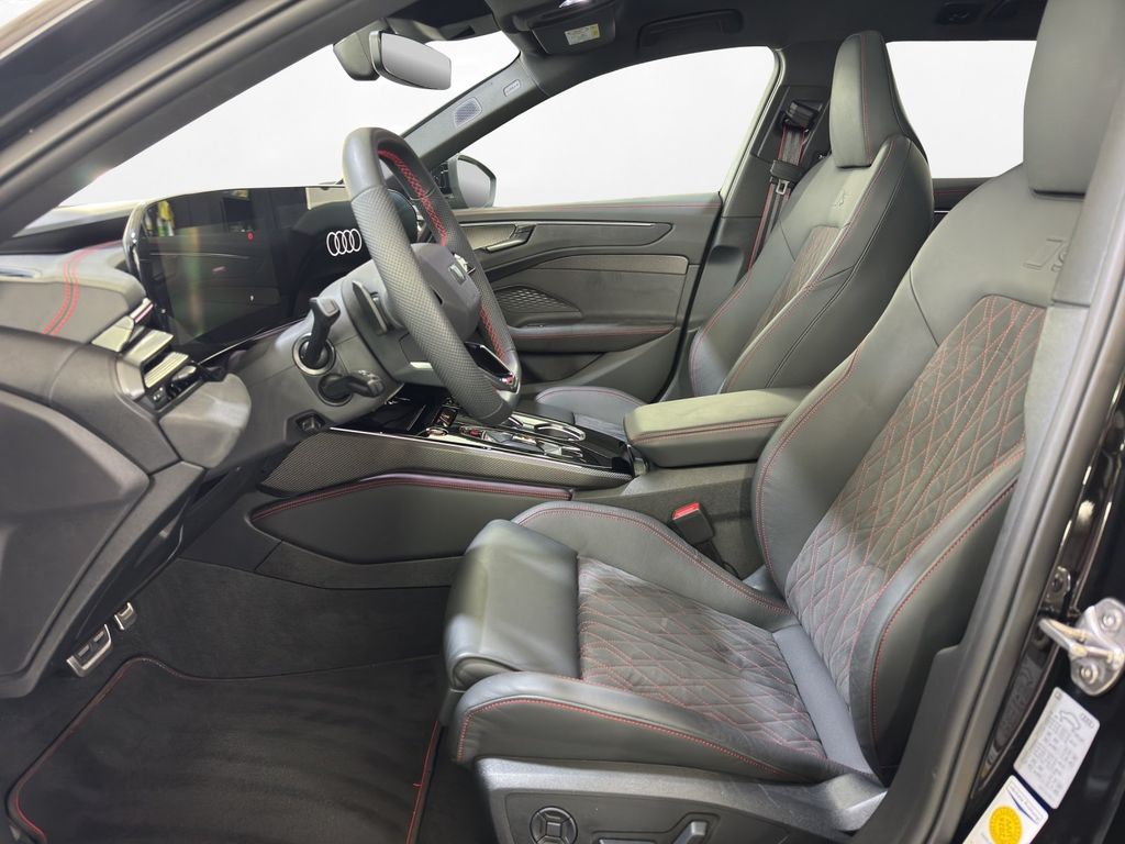 Audi A6 2025 г. Чёрный, пробег 24900 км