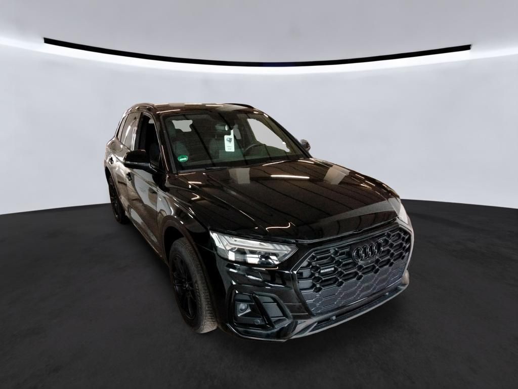 Audi Q5 2022 г. Чёрный, пробег 34155 км