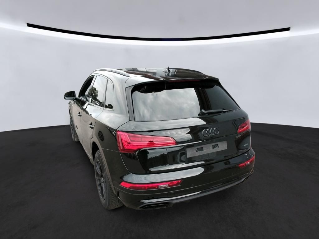 Audi Q5 2022 г. Чёрный, пробег 34155 км
