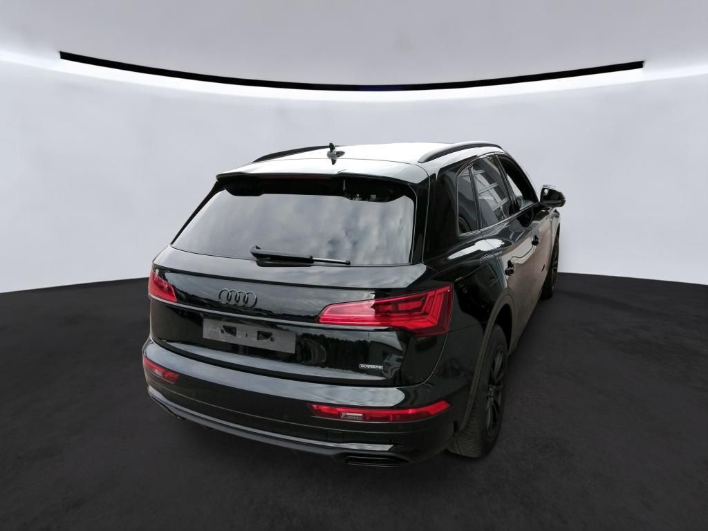 Audi Q5 2022 г. Чёрный, пробег 34155 км