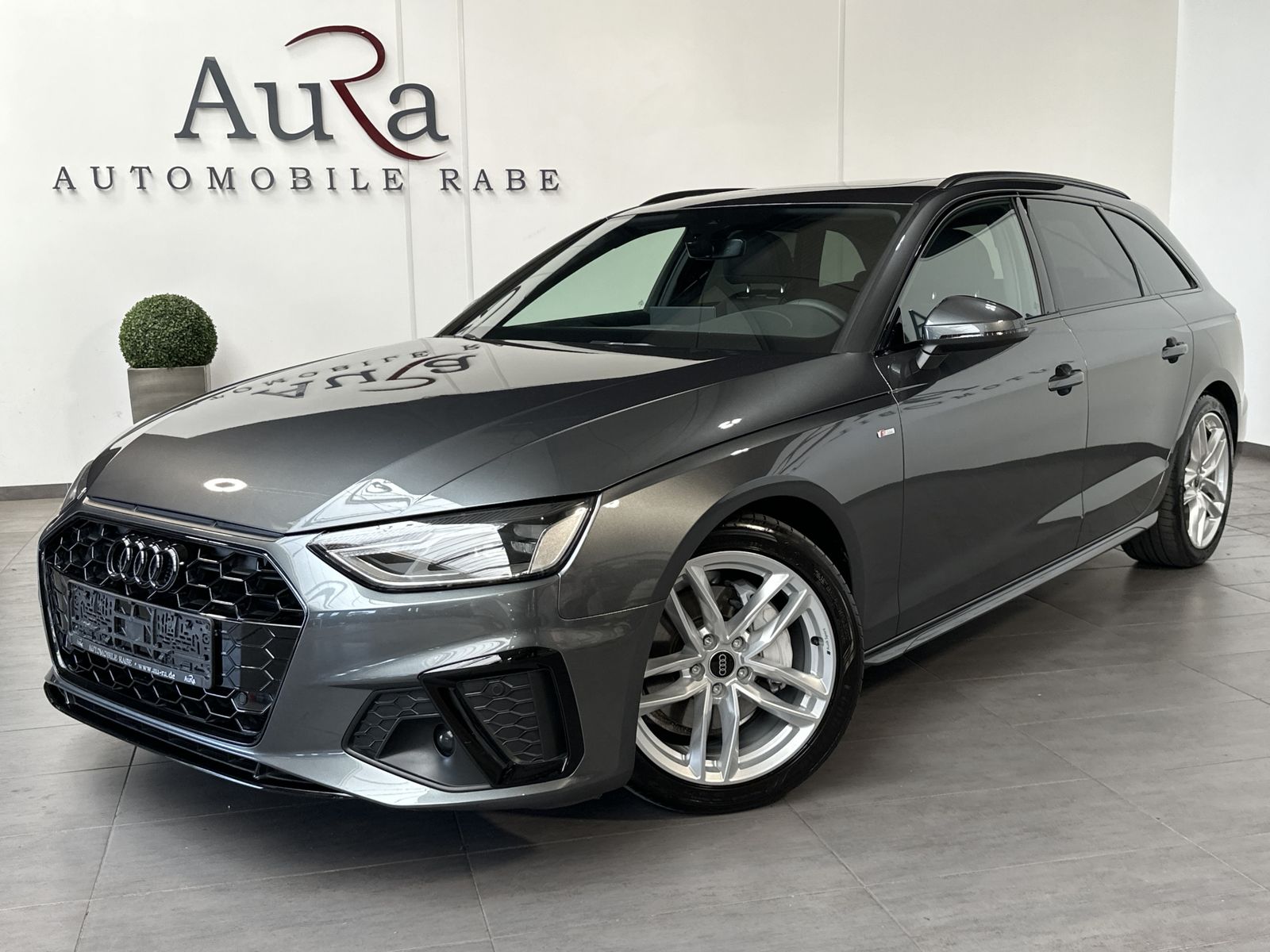 Audi A4 2023 г. Серый, пробег 42750 км