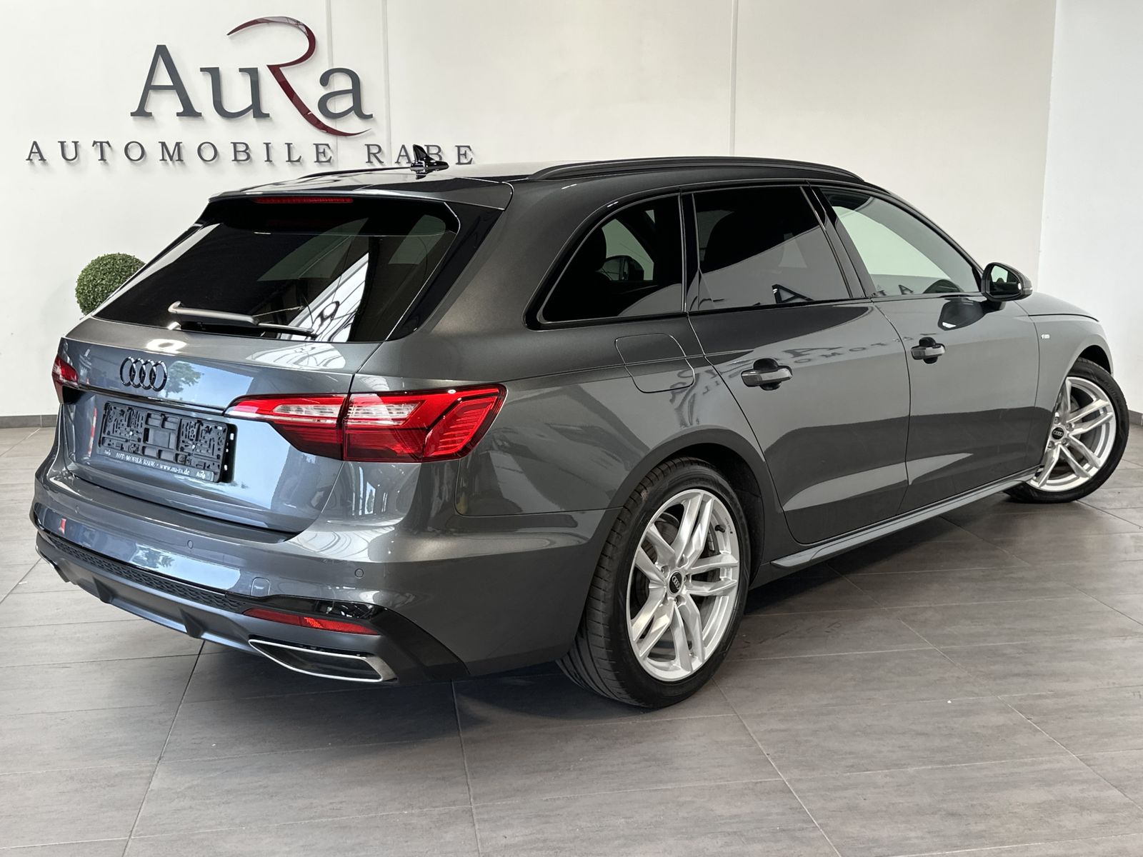 Audi A4 2023 г. Серый, пробег 42750 км
